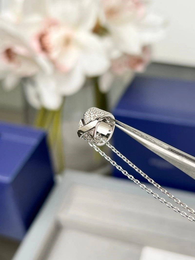 Tailored Chaumet Necklaces 210852