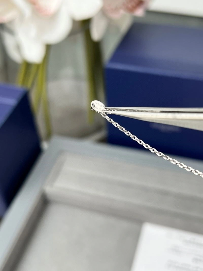 Tailored Chaumet Necklaces 210852