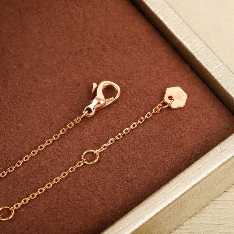 Practical Chaumet Necklaces 210844