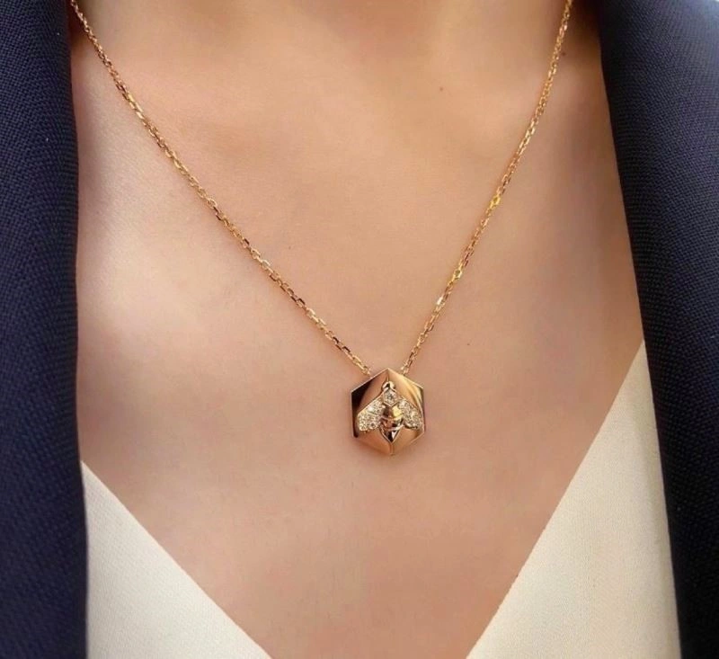 Practical Chaumet Necklaces 210844