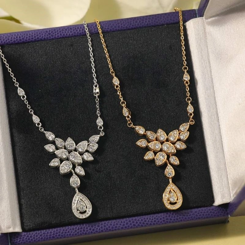 Practical Chaumet Necklaces 210848