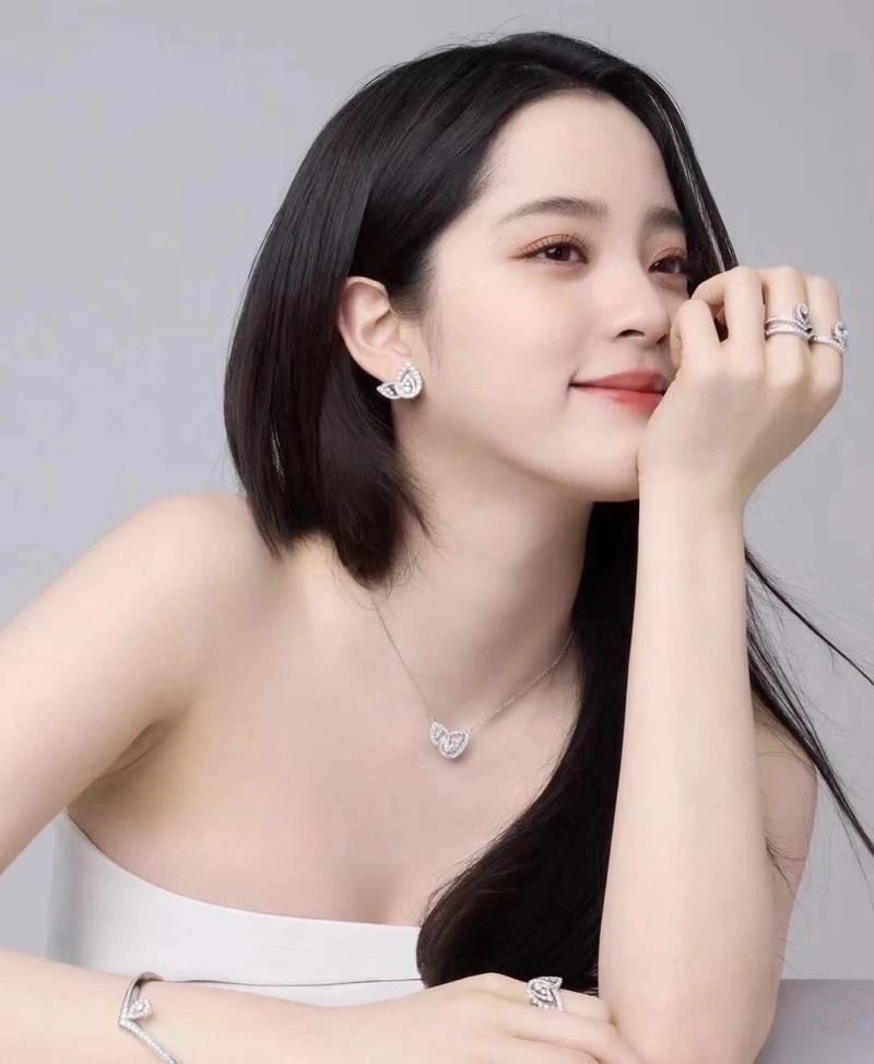 Chaumet Necklaces WrinkleFree 210856