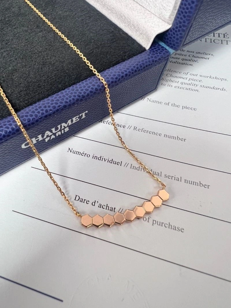 Minimalist Chaumet Necklaces 209986