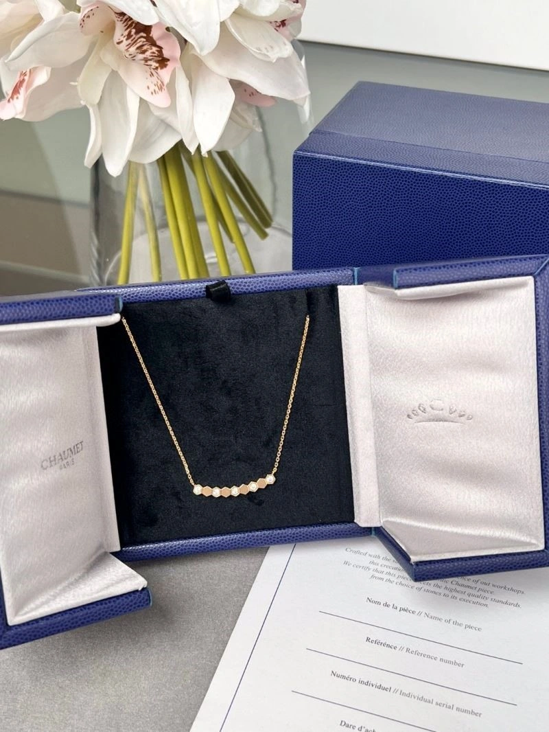Minimalist Chaumet Necklaces 209986
