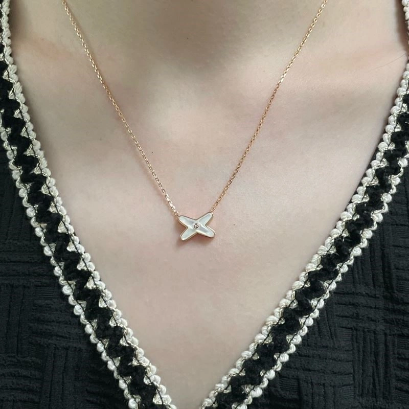 Chaumet Necklaces Compact 209973