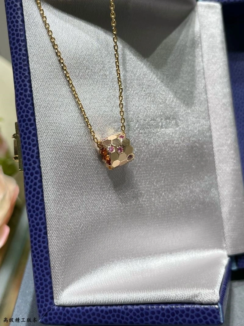 Chaumet Necklaces Sleek 209968