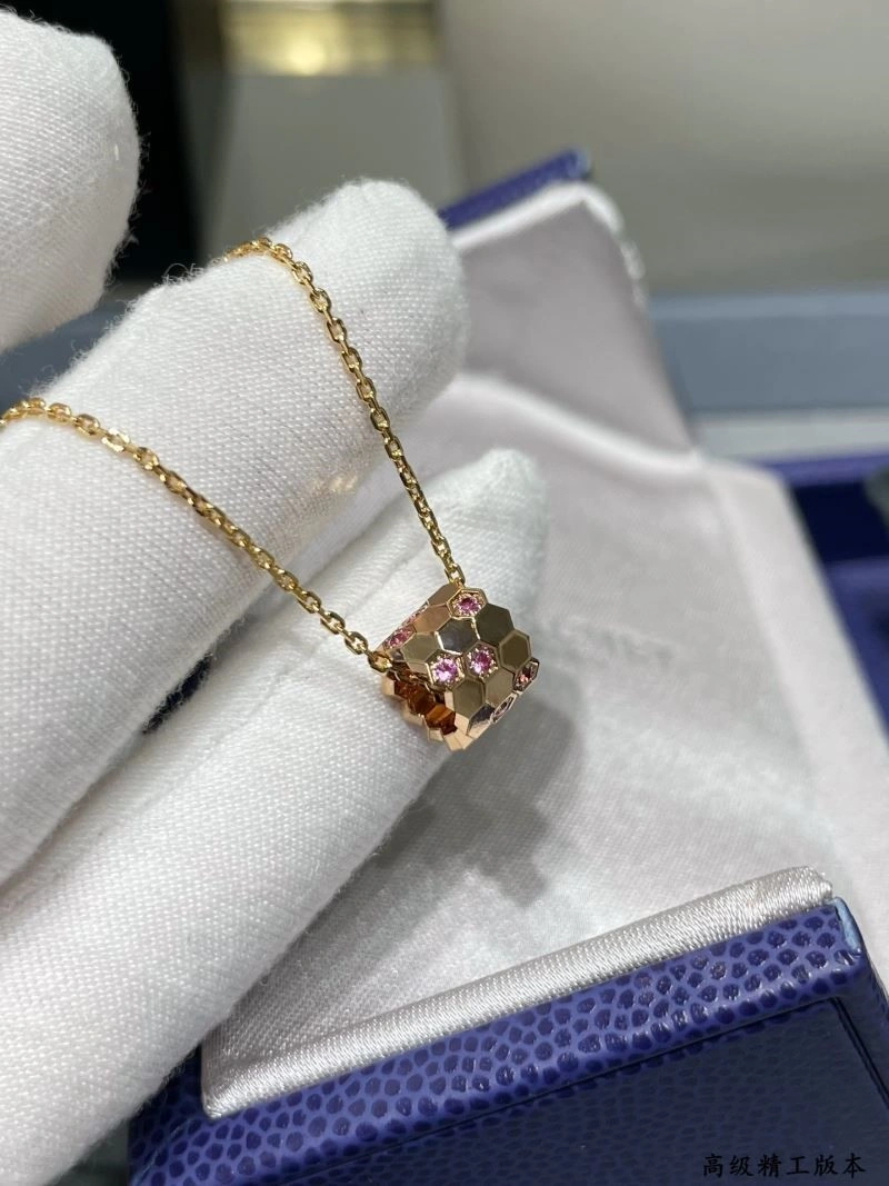 Chaumet Necklaces Sleek 209968