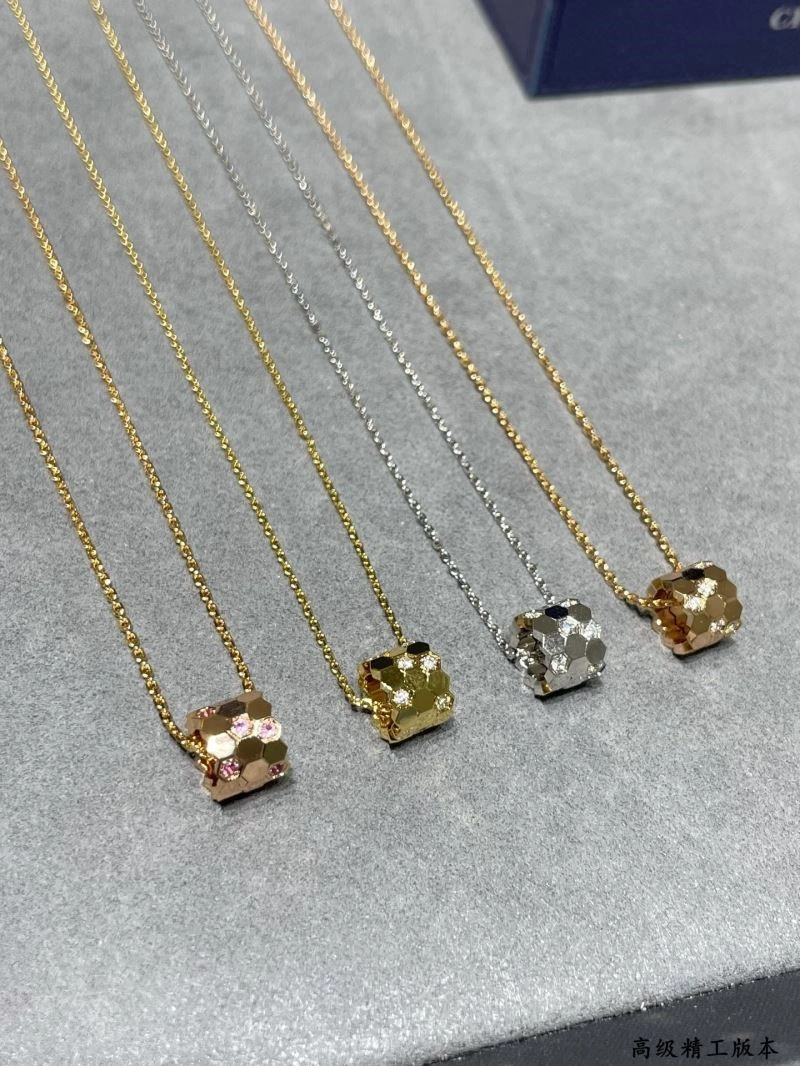 Chaumet Necklaces Sleek 209968