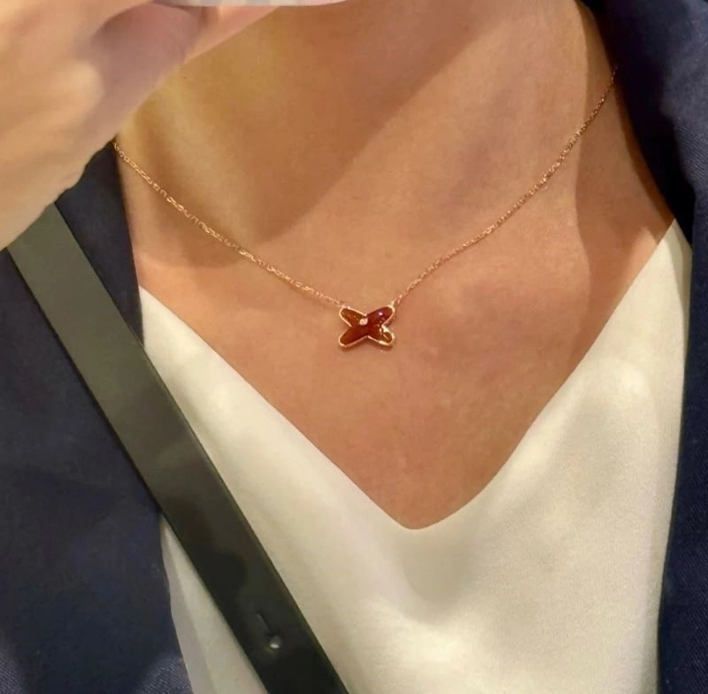 Durable Chaumet Necklaces 209952