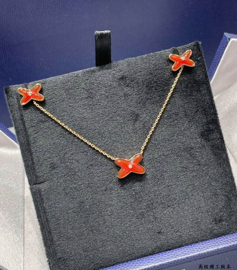 Durable Chaumet Necklaces 209952