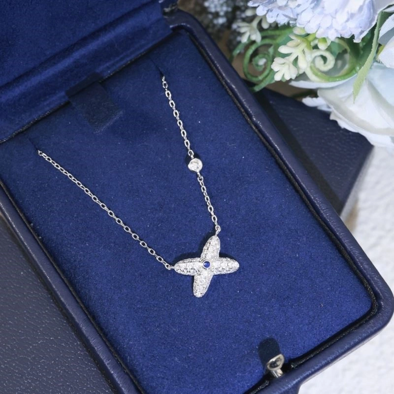Trendsetting Chaumet Necklaces 209453