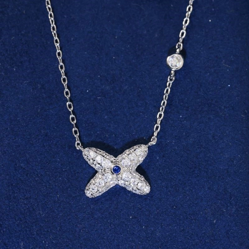 Trendsetting Chaumet Necklaces 209453