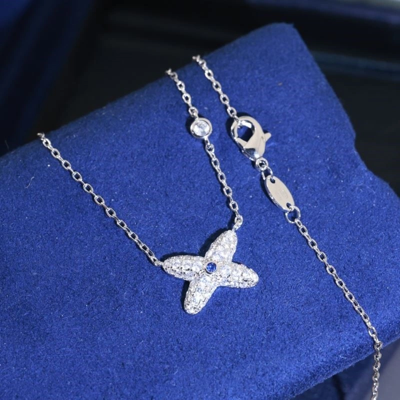 Trendsetting Chaumet Necklaces 209453