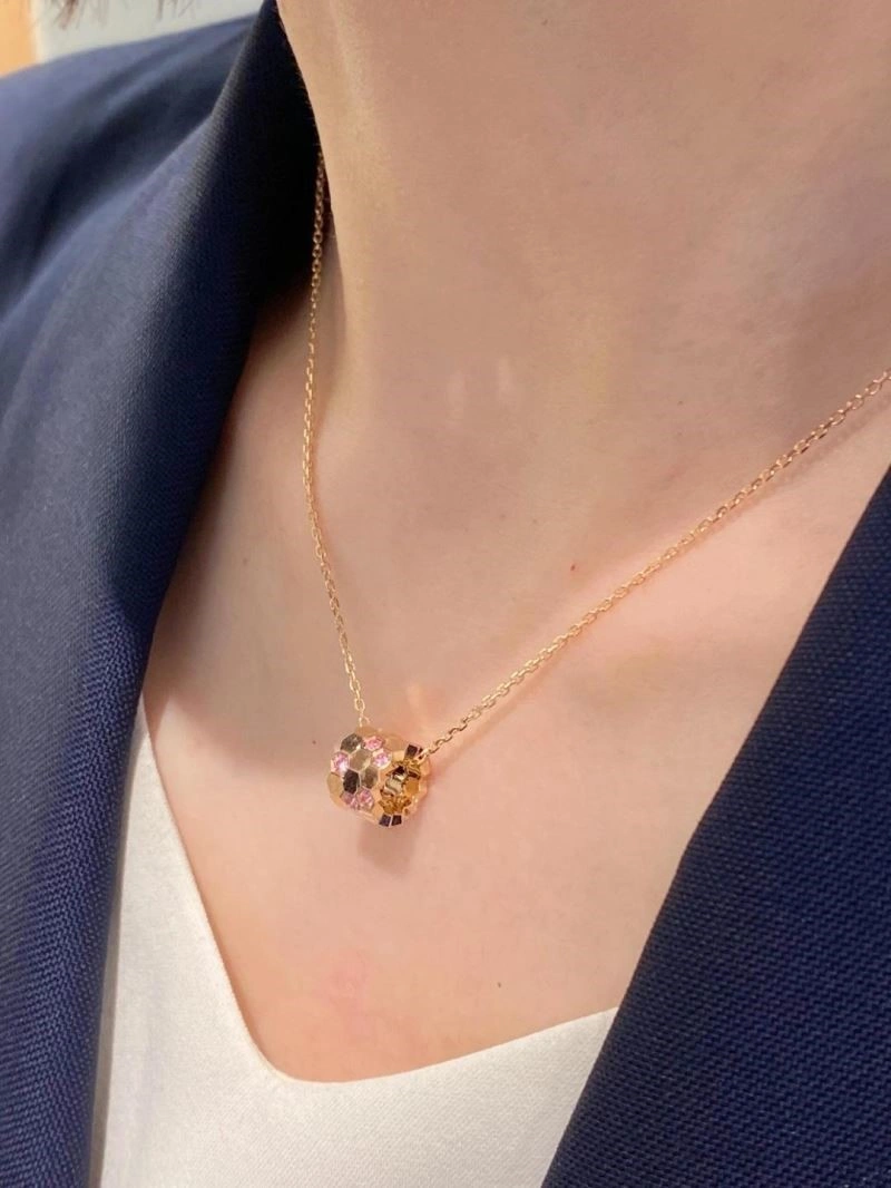 Chaumet Necklaces Lightweight 209441