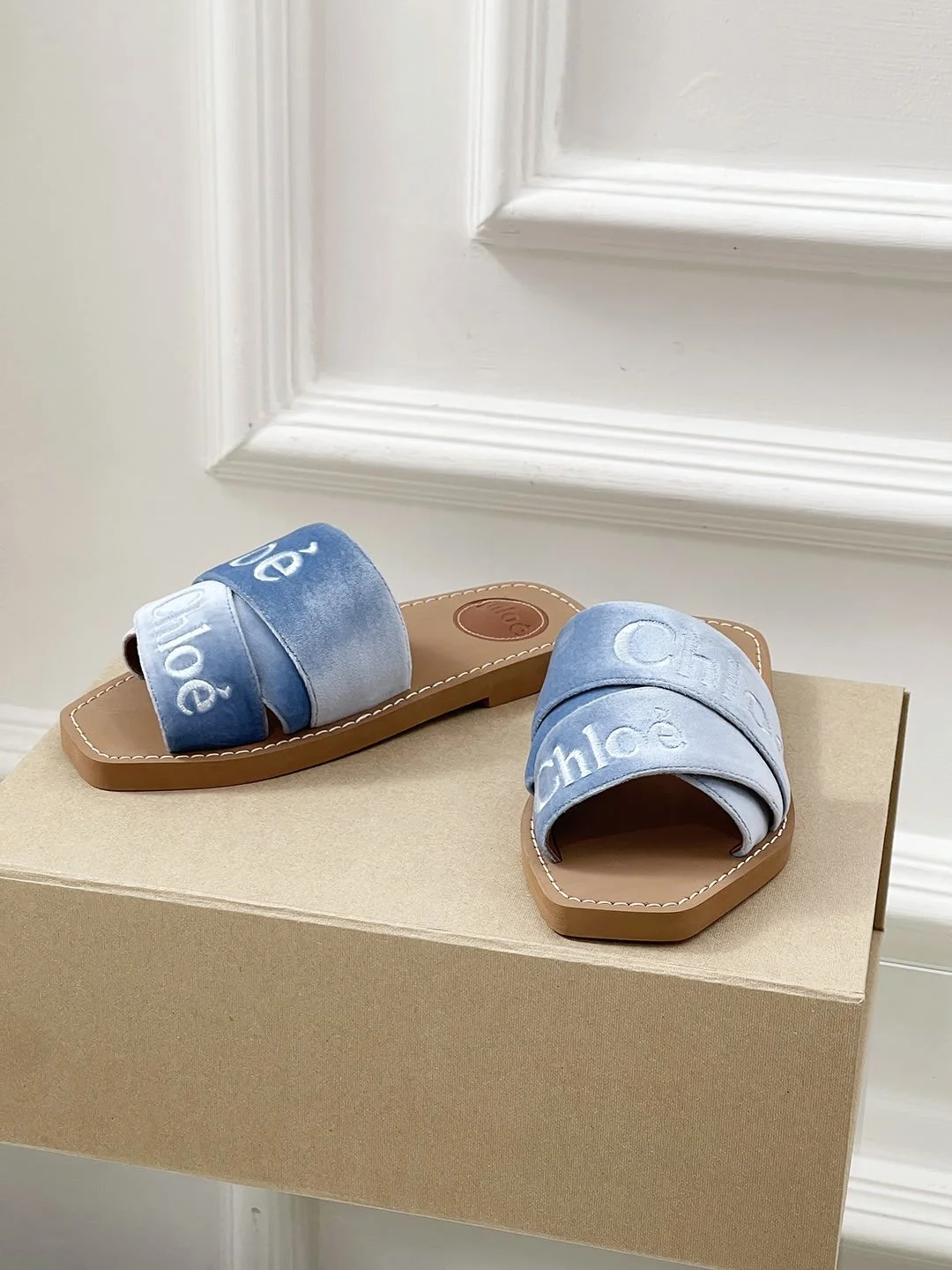 Chloe Sandals Youthful 8188