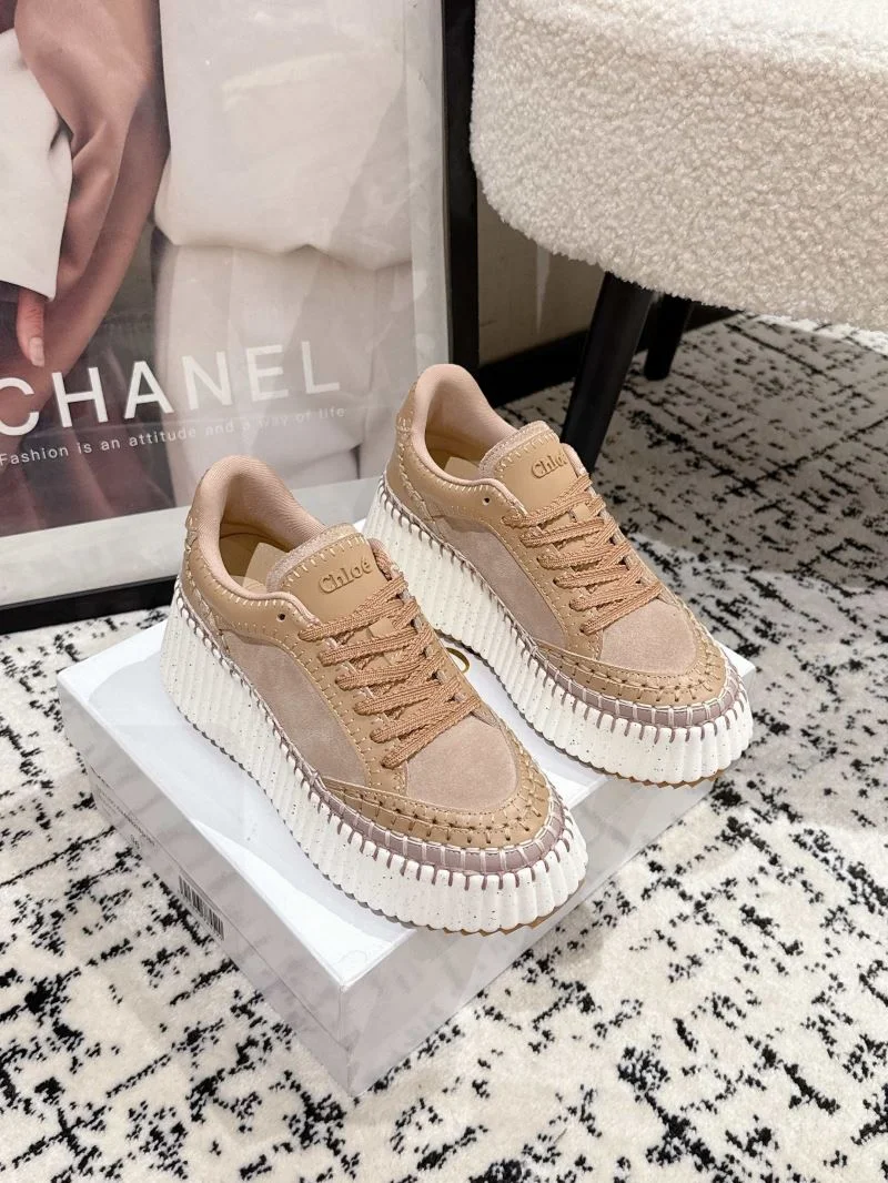 Compact Chloe Shoes 10305