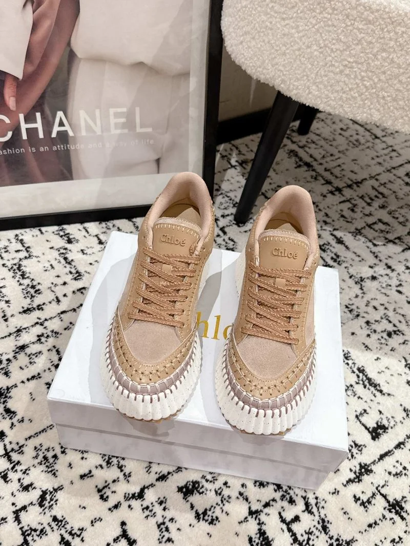Compact Chloe Shoes 10305
