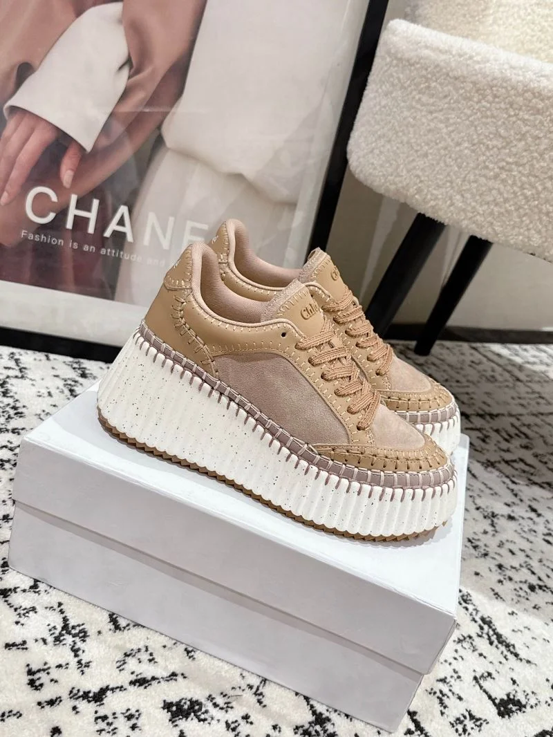 Compact Chloe Shoes 10305