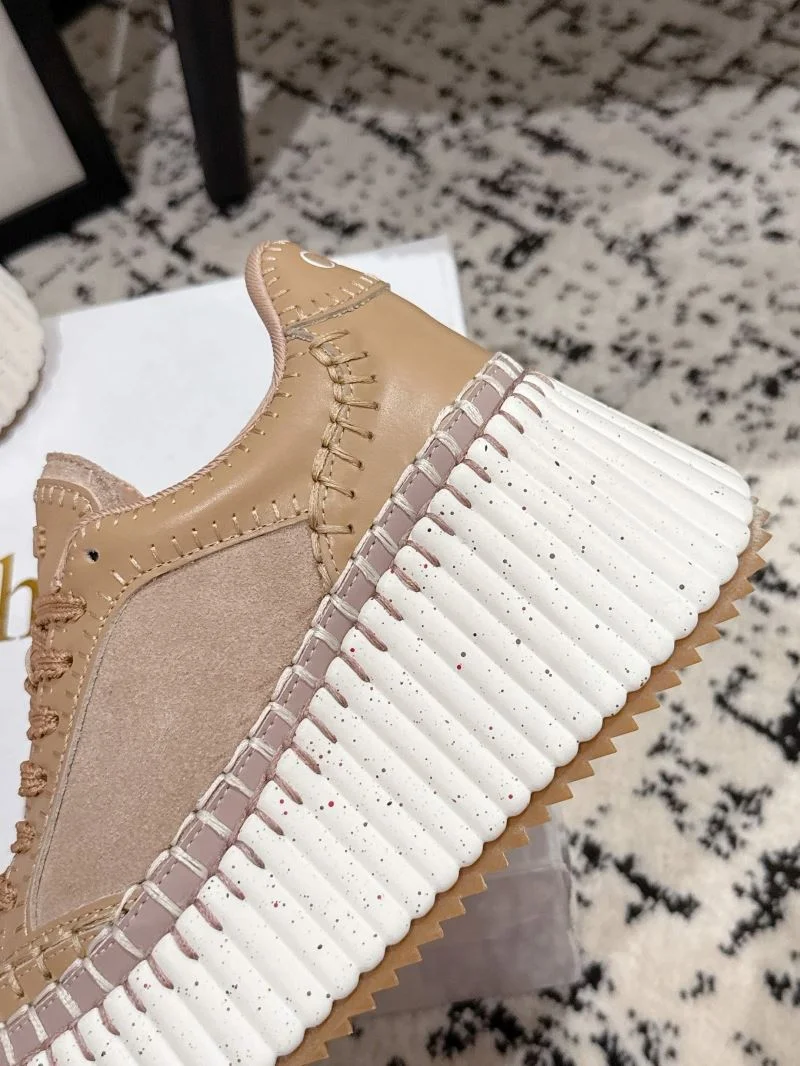 Compact Chloe Shoes 10305