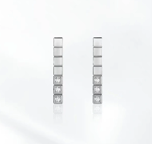 Bold Chopard Earrings 212654