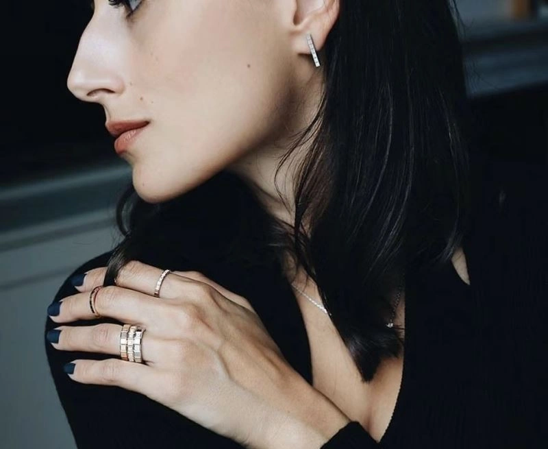 Bold Chopard Earrings 212654