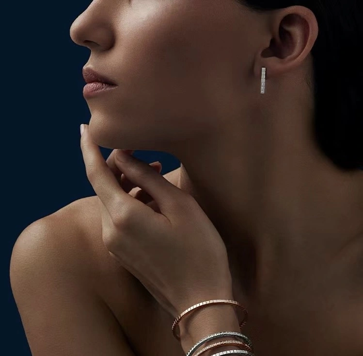 Bold Chopard Earrings 212654
