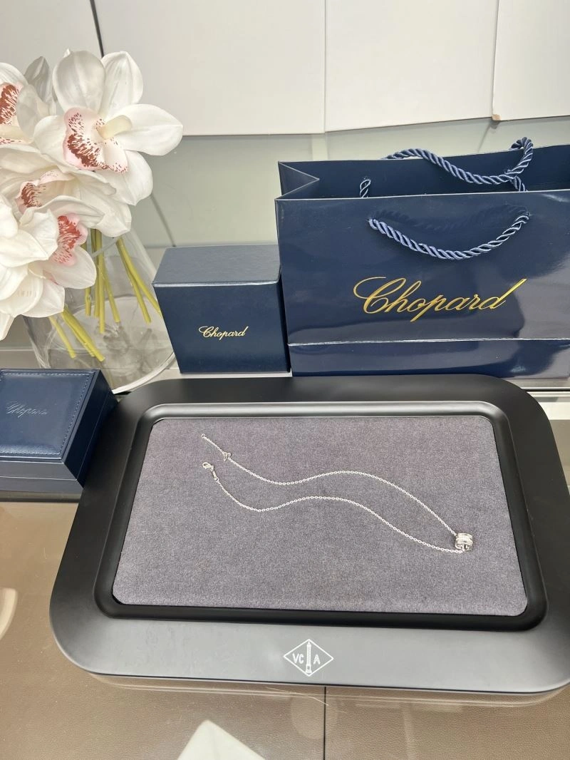 Chopard Necklaces Snug 212652