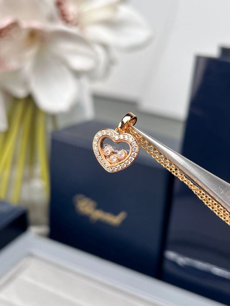 Versatile Chopard Necklaces 212249