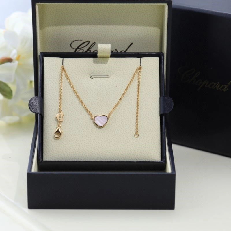 Sleek Chopard Necklaces 209402