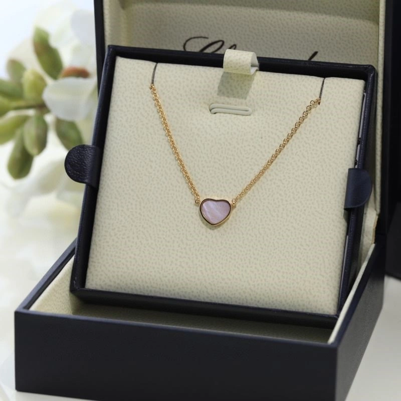 Sleek Chopard Necklaces 209402