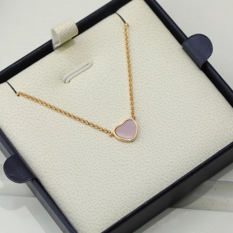 Sleek Chopard Necklaces 209402