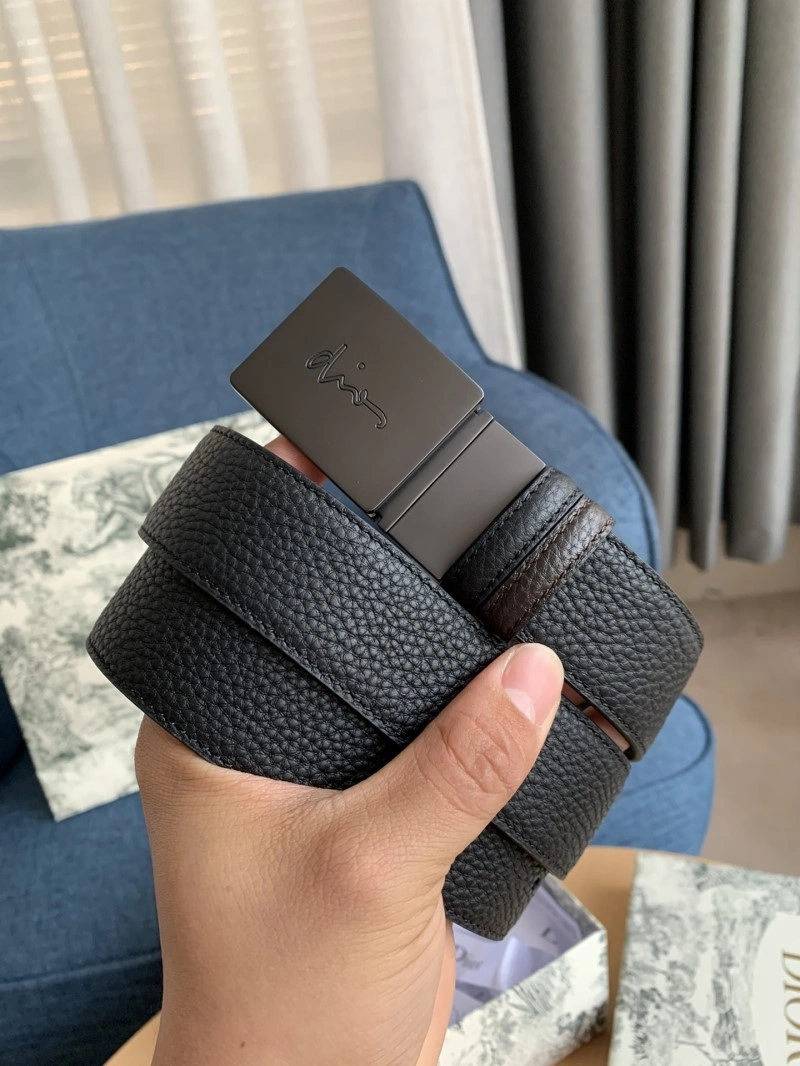 Minimalist Christian Dior Belts 284726