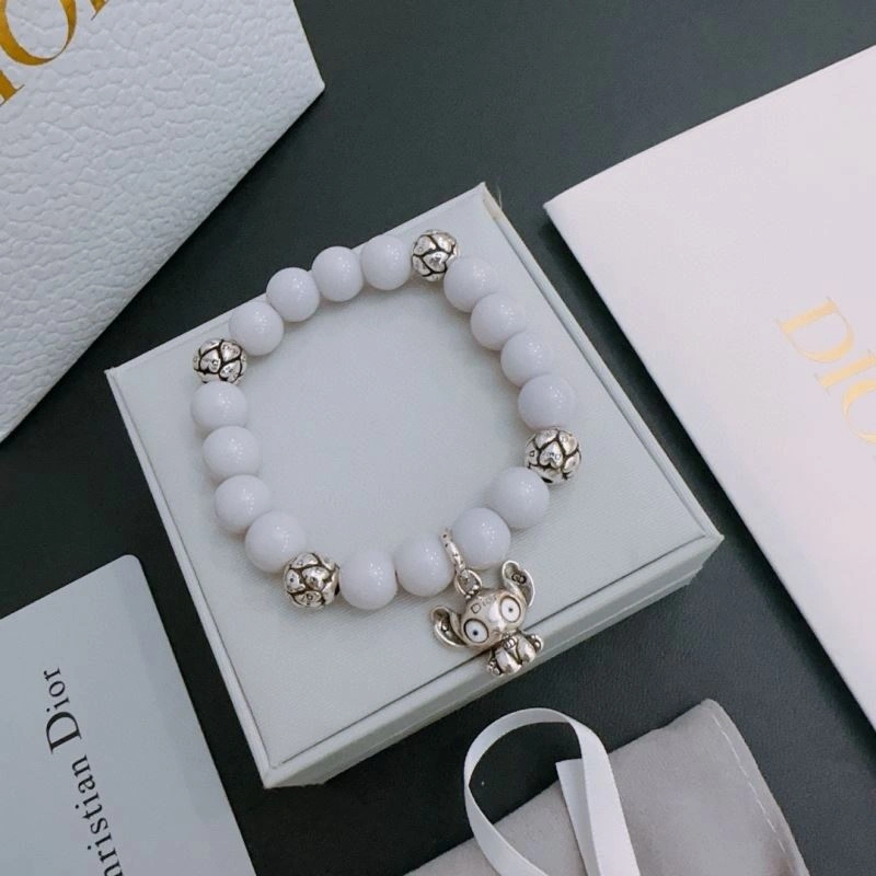 Effortless Christian Dior Bracelets 235923