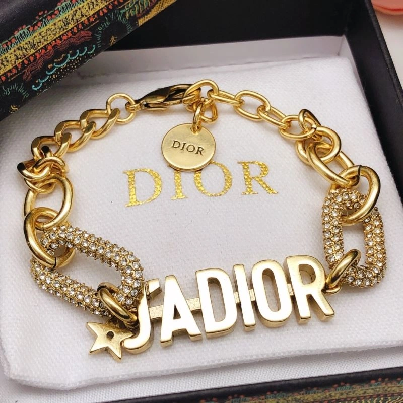 Effortless Christian Dior Bracelets 235714