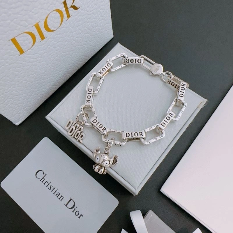 Comfortable Christian Dior Bracelets 235645