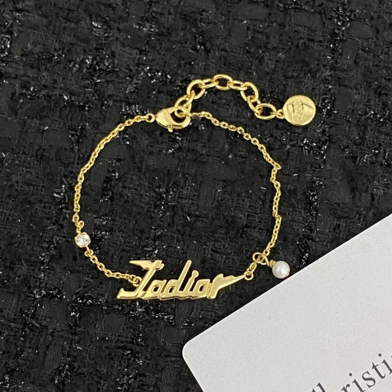 Resilient Christian Dior Bracelets 235432