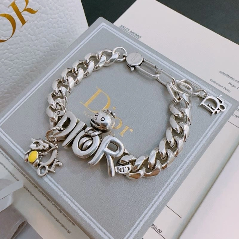 Reliable Christian Dior Bracelets 235384