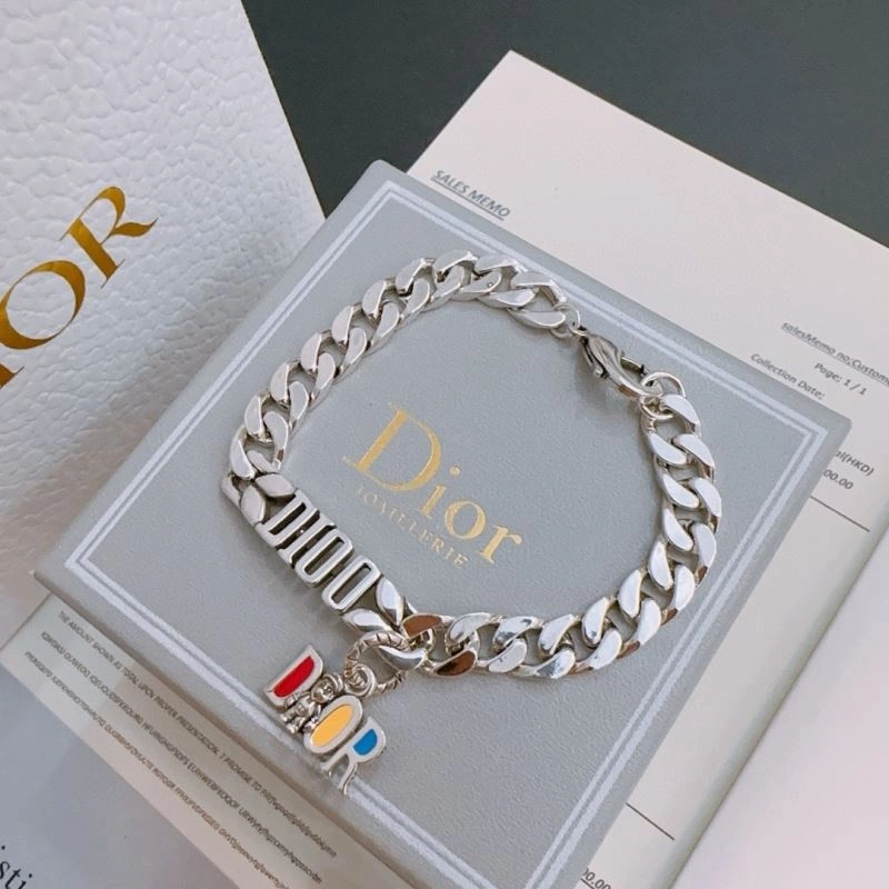 Timeless Christian Dior Bracelets 235363