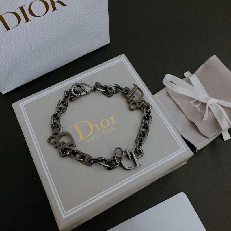Snug Christian Dior Bracelets 235173