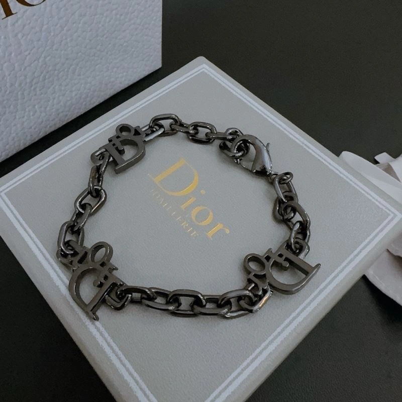 Snug Christian Dior Bracelets 235173