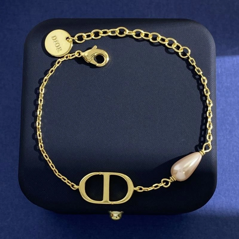 Popular Christian Dior Bracelets 235143