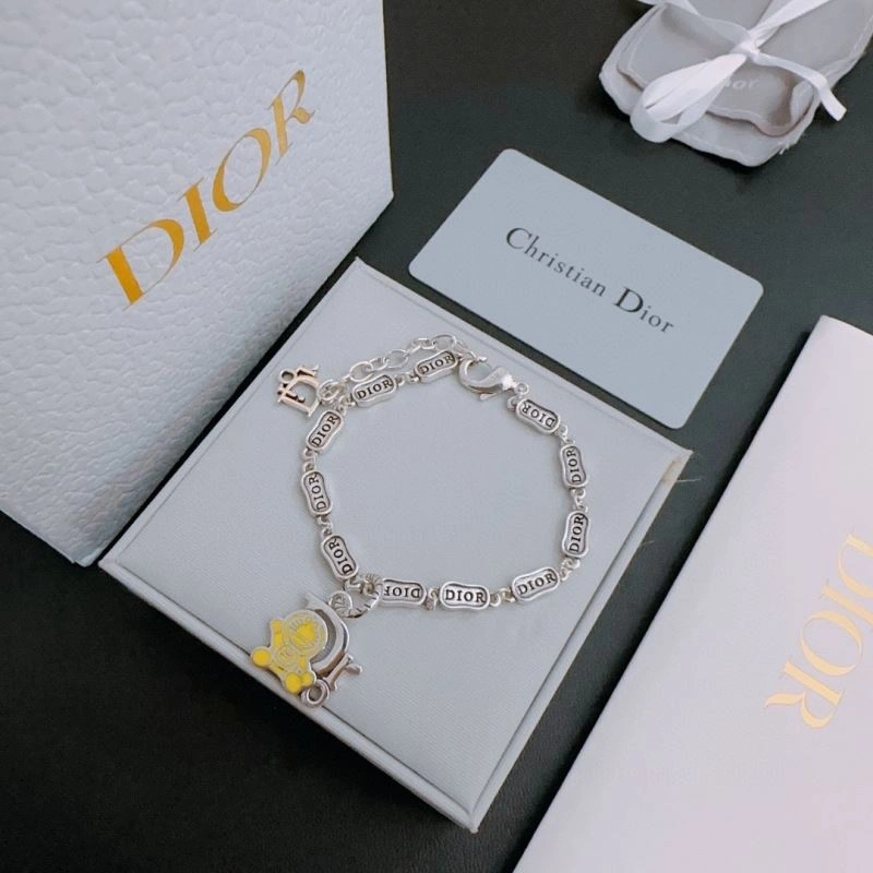 UrbanStyle Christian Dior Bracelets 235126