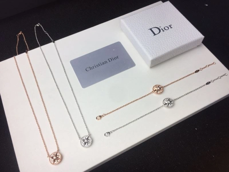 Snug Christian Dior Bracelets 234621
