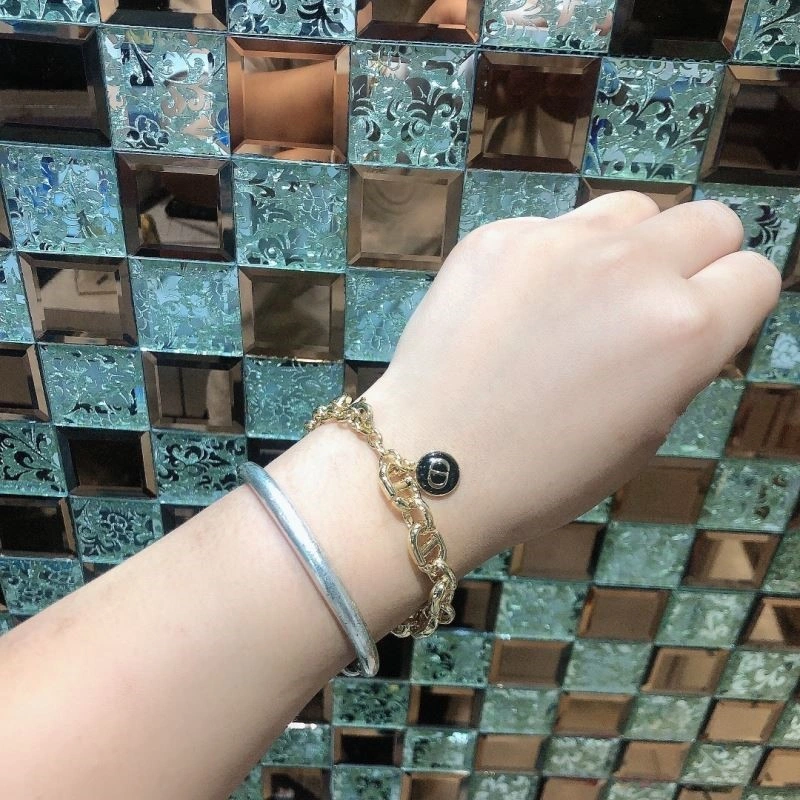 WellDesigned Christian Dior Bracelets 234265