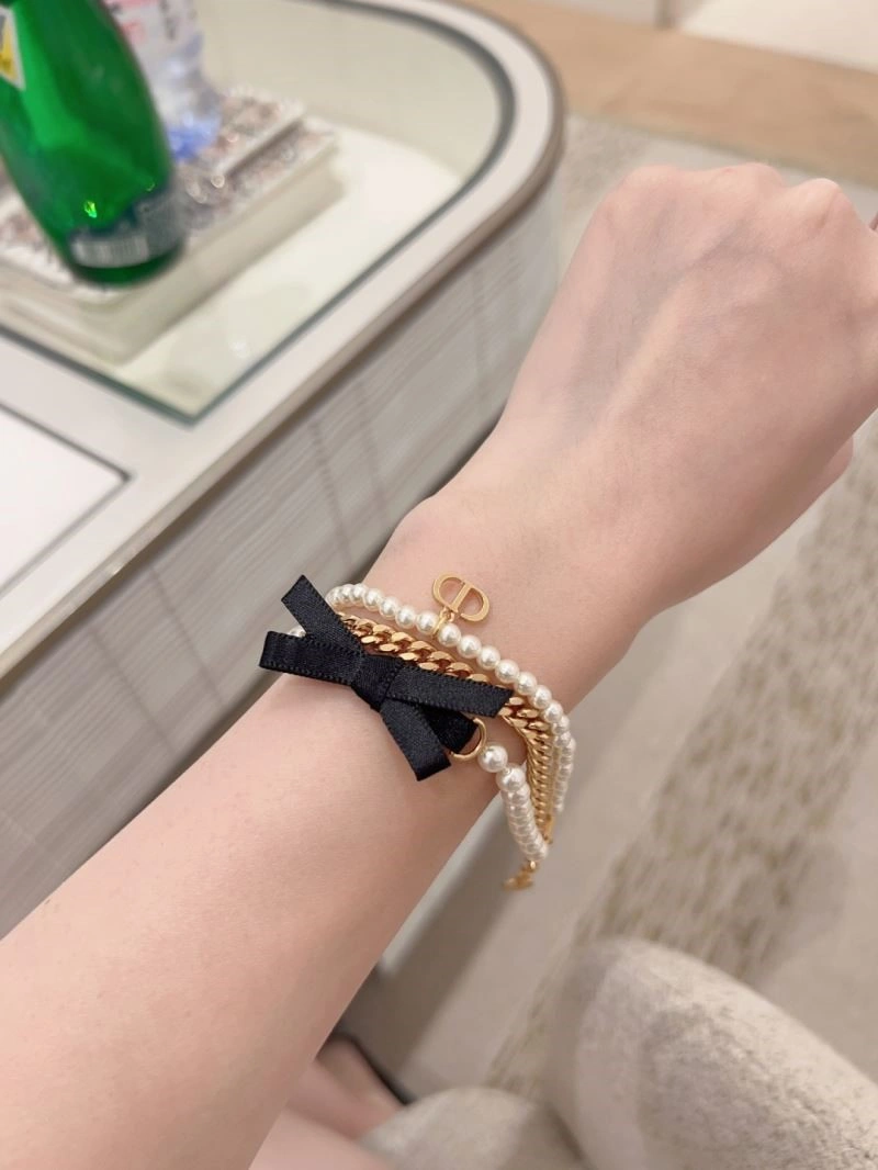 Fashionable Christian Dior Bracelets 234269
