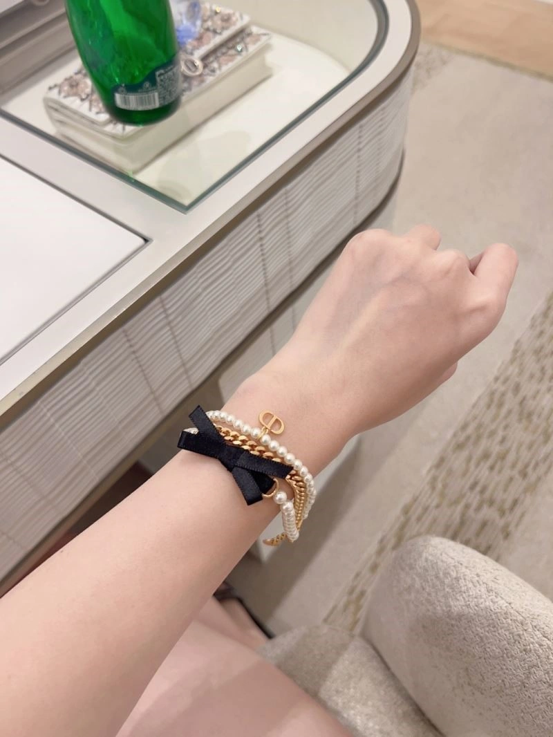 Fashionable Christian Dior Bracelets 234269