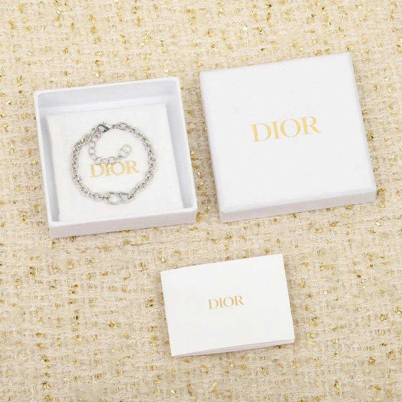 Supportive Christian Dior Bracelets 234016
