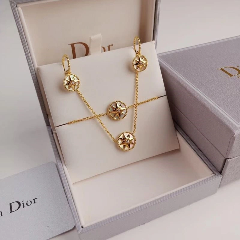 Comfortable Christian Dior Bracelets 233681