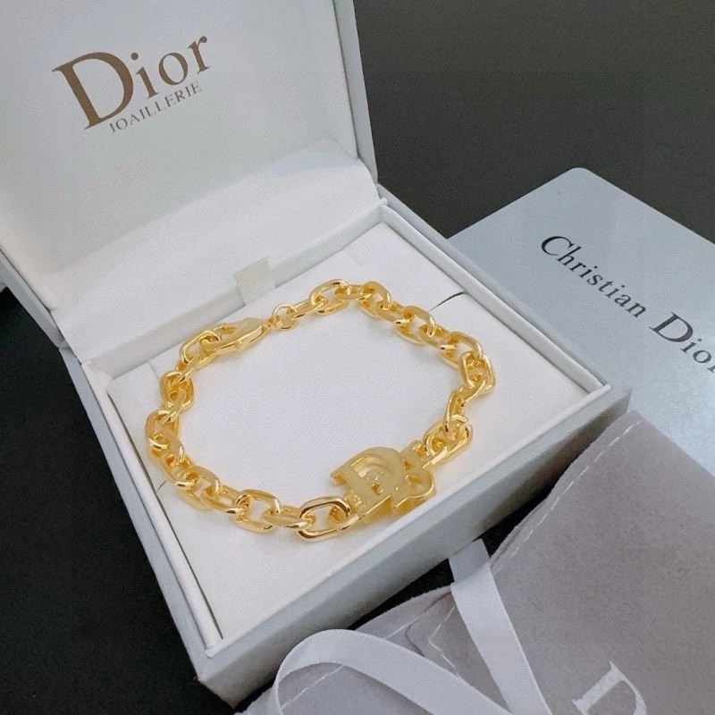 HighQuality Christian Dior Bracelets 233676