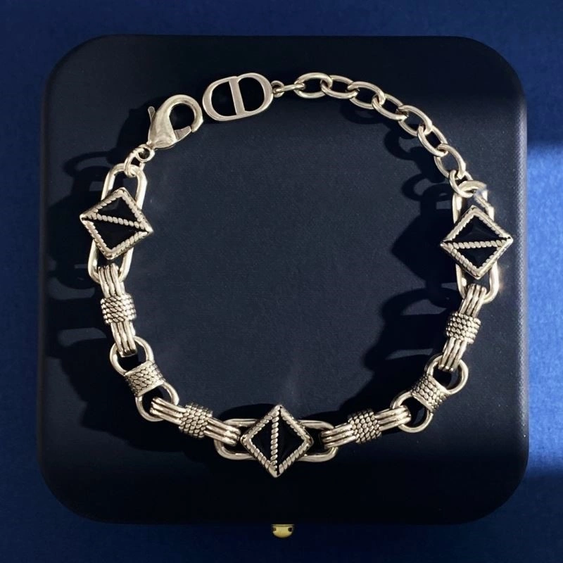 Popular Christian Dior Bracelets 233685